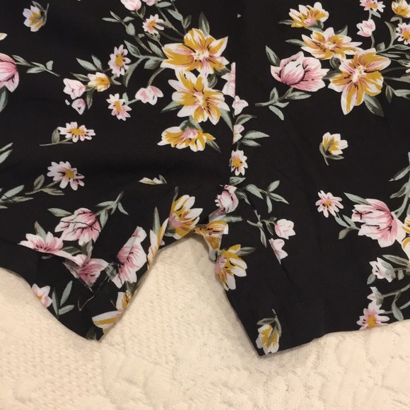 💕HP💕Nalati floral rayon romper size medium - Picture 9 of 12